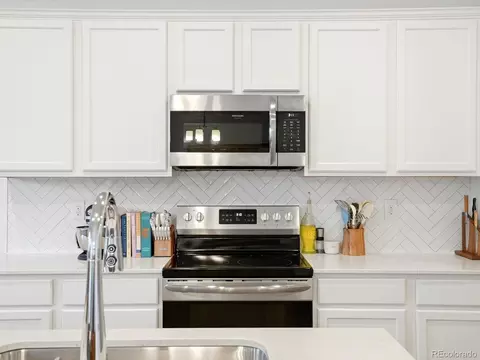 Kitchen - 4047 E 98th Pl, Thornton, CO 80229 photo 3 of 5