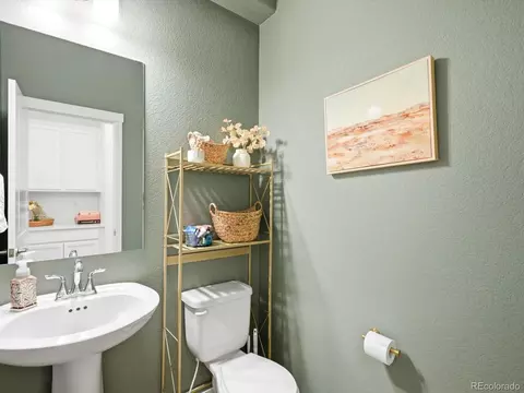 Bath - 4047 E 98th Pl, Thornton, CO 80229 photo 1 of 3
