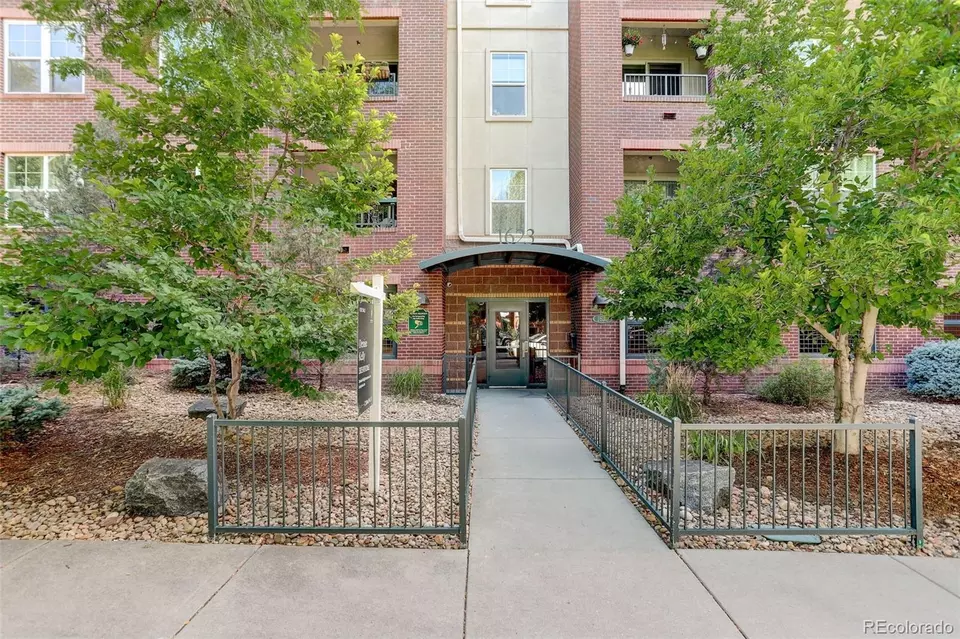  1623 Saint Paul St #202, Denver, CO 80206 photo 1