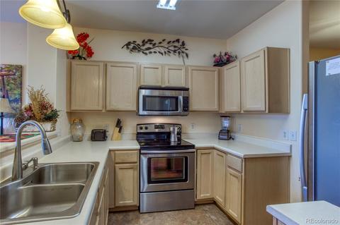 12213 E 2nd Dr, Aurora, CO 80011 photo 5