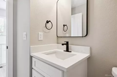 Bath - 17208 E Florida Pl, Aurora, CO 80017 photo 3 of 3