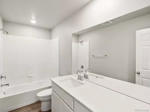 Bath - 505 97th Ave, Greeley, CO 80634 photo 3 of 3