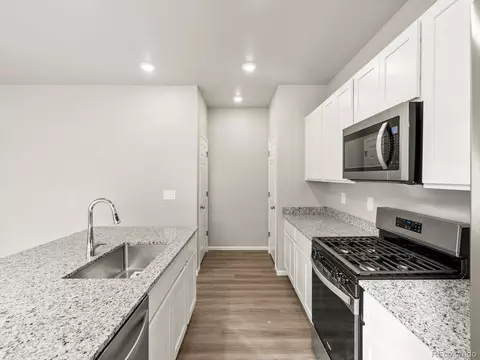 Kitchen - 505 97th Ave, Greeley, CO 80634 photo 4 of 5