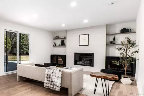 Living - 7302 Island Cir, Boulder, CO 80301 photo 2 of 2