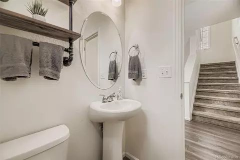 Bath - 21865 E 44th Pl, Aurora, CO 80019 photo 1 of 4