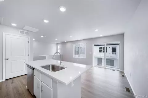 46561 Avery Ln, Bennett, CO 80102 photo 9
