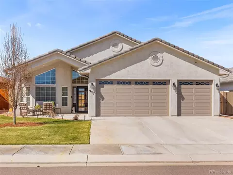 927 Plumcrest Dr, Pueblo, CO 81005