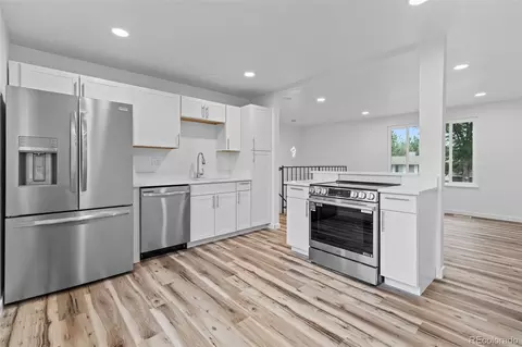 2882 S Mobile St, Aurora, CO 80013