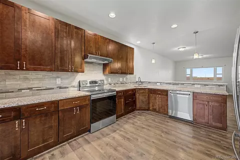 Kitchen - 1080 Viewridge Rd, Bennett, CO 80102 photo 2 of 4