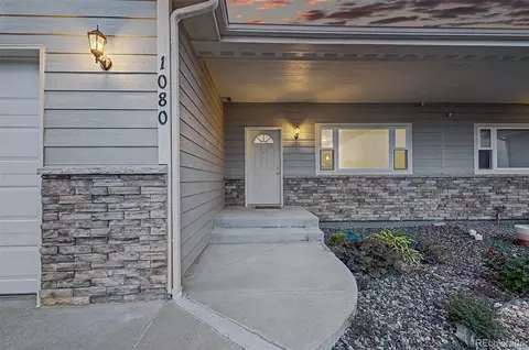 Exterior - 1080 Viewridge Rd, Bennett, CO 80102 photo 3 of 7