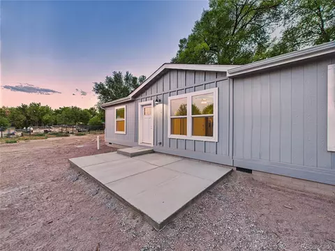 290 E Kipling Dr, Pueblo, CO 81007 photo 3