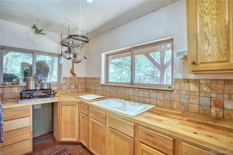 Kitchen - 3652 Blue Mountain Trl, Lyons, CO 80540 photo 4 of 4