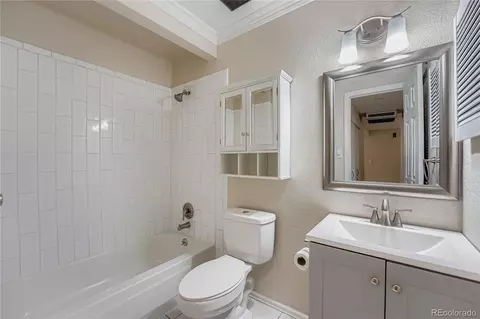 Bath - 18983 E Oregon Dr, Aurora, CO 80017 photo 3 of 4