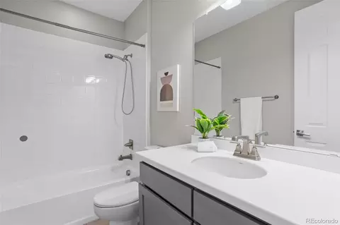 Bath - 27884 E 9th Ln, Aurora, CO 80018 photo 3 of 3