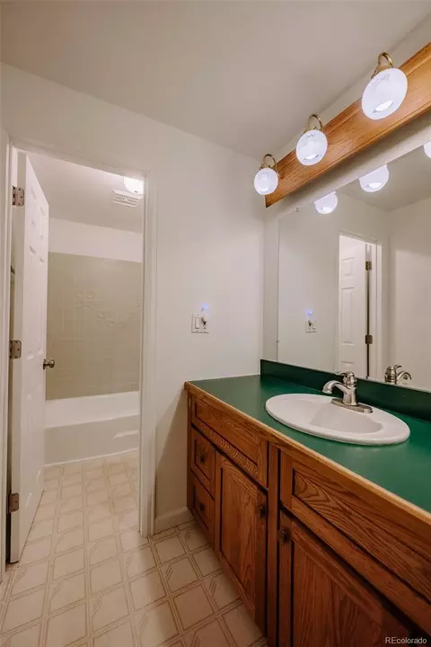 7502 E Jarvis Pl, Denver, CO 80237 photo 33