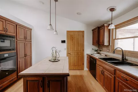 7502 E Jarvis Pl, Denver, CO 80237 photo 5