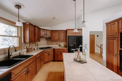 7502 E Jarvis Pl, Denver, CO 80237 photo 4