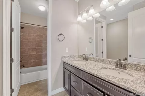 Bath - 27728 E Kettle Pl, Aurora, CO 80016 photo 3 of 5