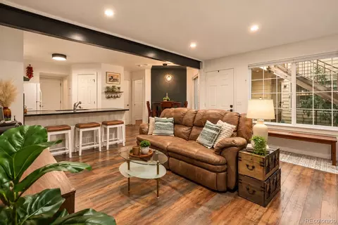 910 S Dahlia St #A, Denver, CO 80246