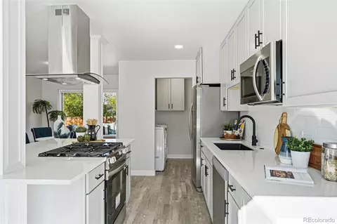 Kitchen - 4801 E Bates Ave, Denver, CO 80222 photo 5 of 7