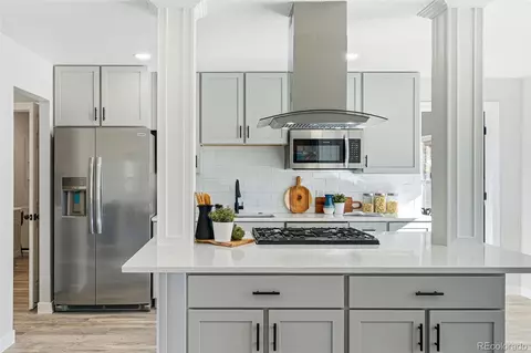 Kitchen - 4801 E Bates Ave, Denver, CO 80222 photo 4 of 7