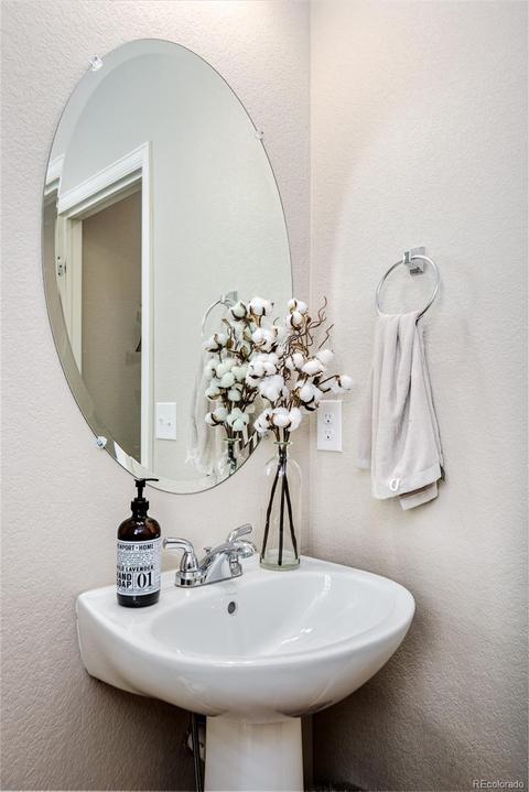 27280 E Ottawa Dr, Aurora, CO 80016 photo 5