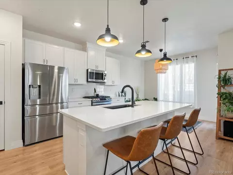 5771 S Addison Ct #B, Aurora, CO 80016