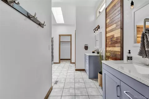 Entry Way - 493 E 16th Ave, Longmont, CO 80504 photo 2 of 2