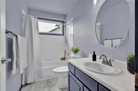 Bath - 493 E 16th Ave, Longmont, CO 80504 photo 7 of 7