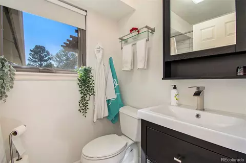 Bath - 8895 E Radcliff Ave, Denver, CO 80237 photo 2 of 2