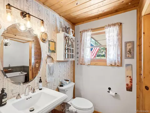 Bath - 277 Timbertop Rd, Bailey, CO 80421 photo 2 of 3