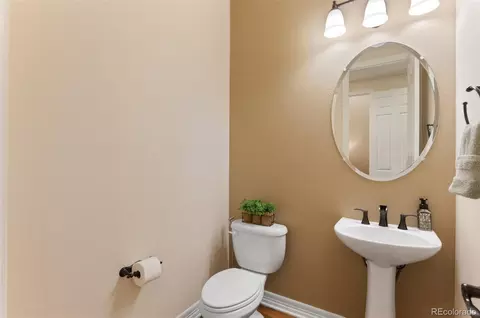 Bath - 6472 S Kellerman Way, Aurora, CO 80016 photo 2 of 8