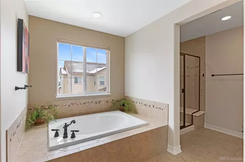 Bath - 6472 S Kellerman Way, Aurora, CO 80016 photo 4 of 8