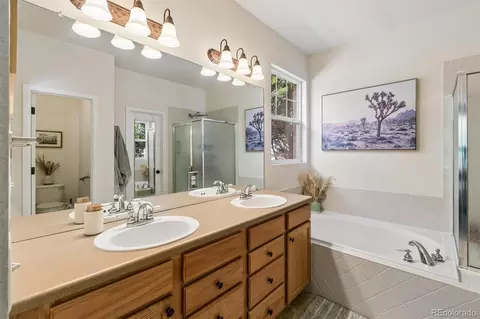 Bath - 154 Oneida Ct, Denver, CO 80220 photo 1 of 4