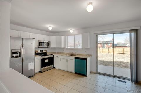 15065 E 43rd Ave, Denver, CO 80239 photo 9