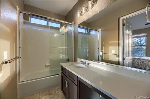 Bath - 25021 E Indore Pl, Aurora, CO 80016 photo 2 of 4