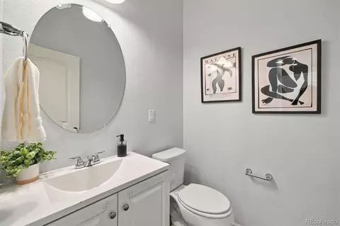 Bath - 11460 E 26th Ave, Aurora, CO 80010 photo 4 of 5