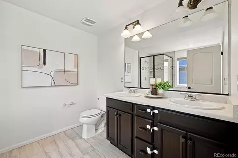 Bath - 11460 E 26th Ave, Aurora, CO 80010 photo 1 of 5