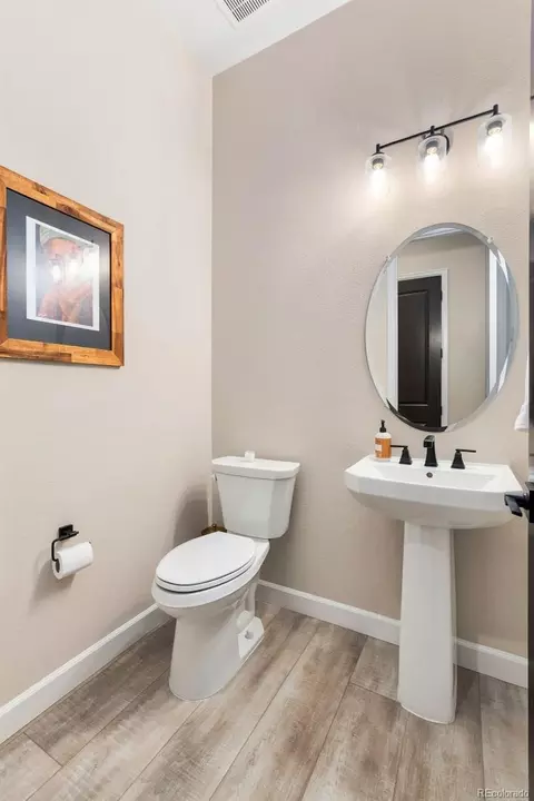 Bath - 24663 E 36th Ave, Aurora, CO 80019 photo 3 of 5