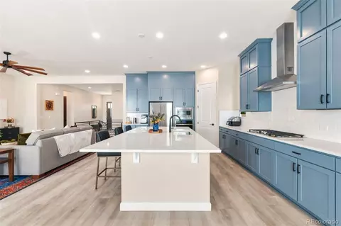 Kitchen - 24663 E 36th Ave, Aurora, CO 80019 photo 4 of 5