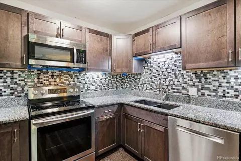 725 S Clinton St #13B, Denver, CO 80247