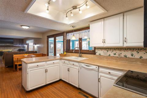 4060 S Willow Way, Denver, CO 80237 photo 7