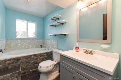 4060 S Willow Way, Denver, CO 80237 photo 27