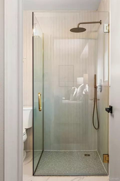 Bath - 8995 E Cornell Ave, Denver, CO 80231 photo 2 of 6