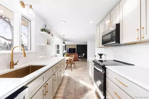 6246 W Coal Mine Pl, Littleton, CO 80128