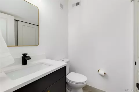 Bath - 2019 E 20th Ave, Denver, CO 80205 photo 1 of 6