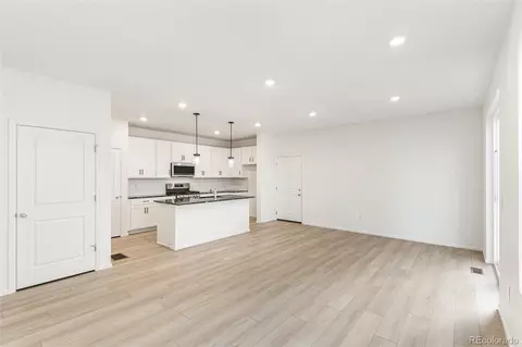 20690 E 58th Ave, Aurora, CO 80019 photo 5