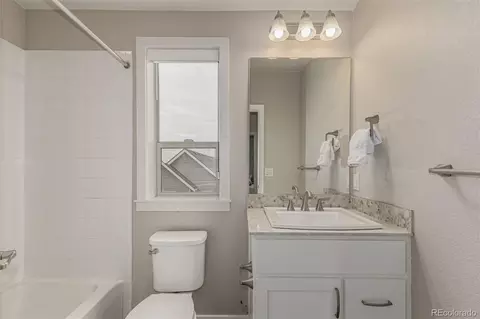 9015 E 49th Pl, Denver, CO 80238 photo 24