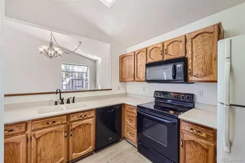 17998 E Bethany Pl, Aurora, CO 80013 photo 2
