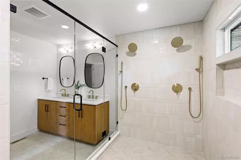 Bath - 6882 E Baker Pl, Denver, CO 80224 photo 3 of 5